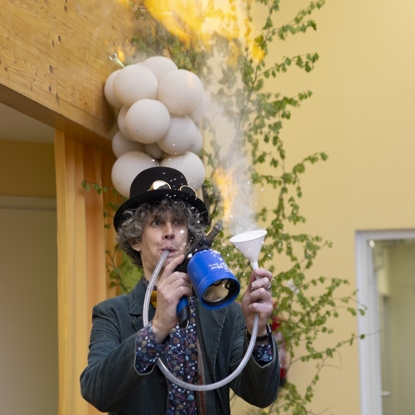 TAGASISIDE TEADUSTEATRI ETENDUSTELE